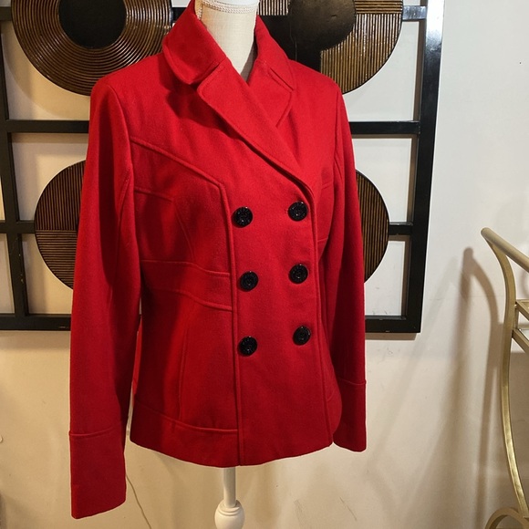 Beautiful Guess winter jacket rad used in good condition. - Picture 3 of 8